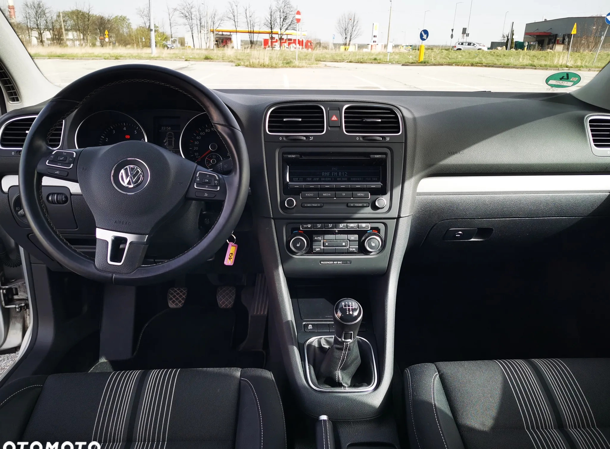 Volkswagen Golf cena 28900 przebieg: 181000, rok produkcji 2012 z Śrem małe 106